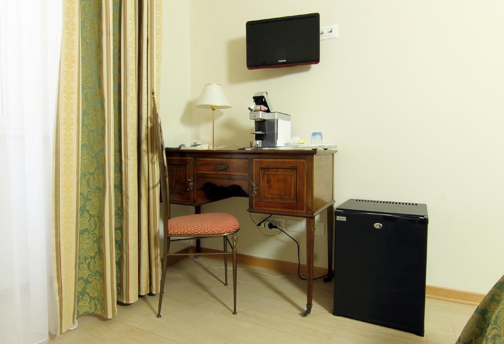 Albergo Al Viale Trieste Exteriör bild
